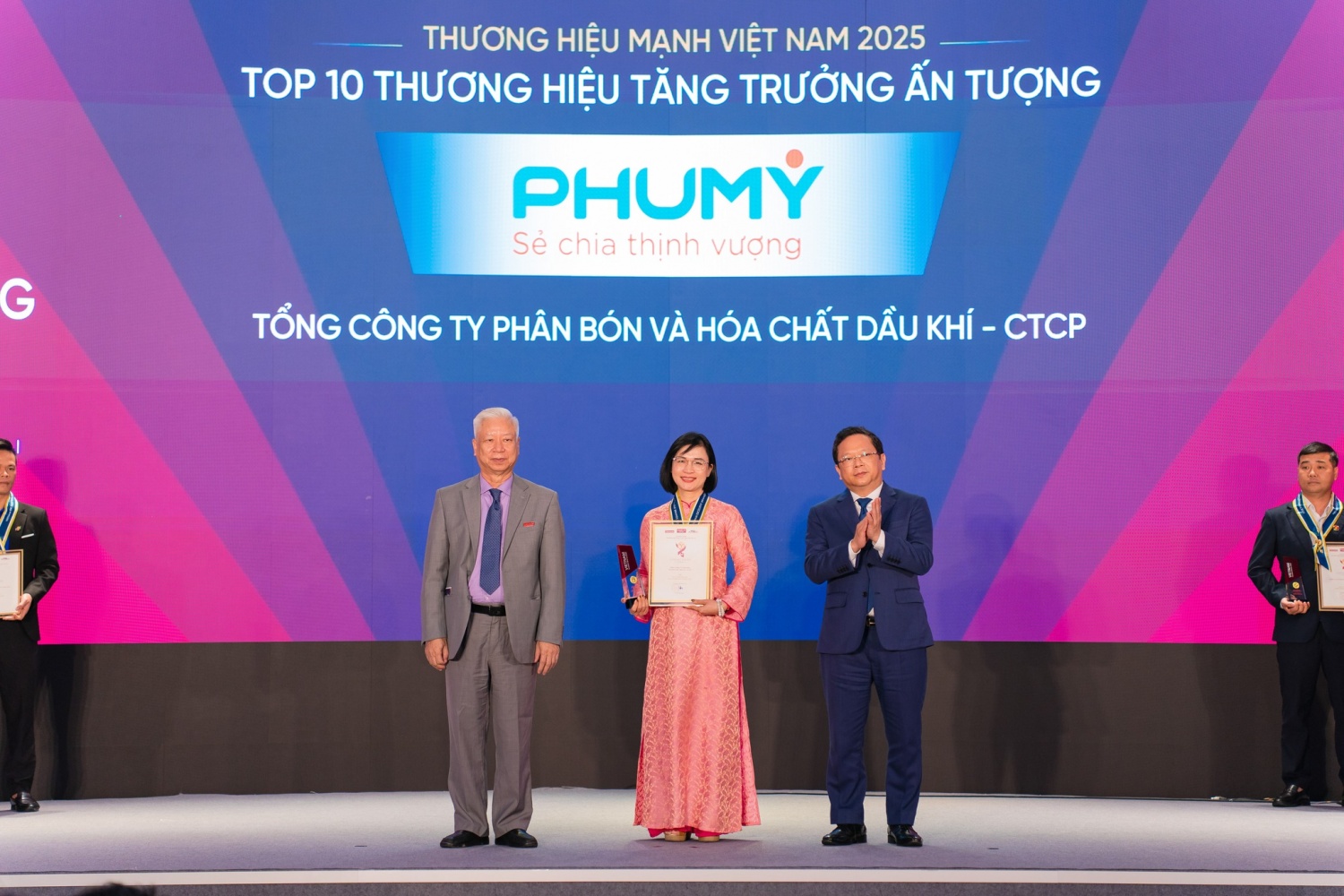 PVFCCo - Phú Mỹ tiếp tục đạt danh hiệu kép: Top 50 Thương hiệu mạnh và Top 50 Công ty kinh doanh hiệu quả nhất năm 2025”