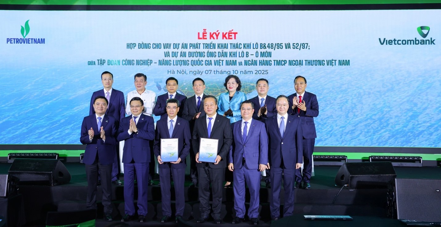 Petrovietnam và Vietcombank ký hợp đồng tín dụng hơn 1 tỷ USD”