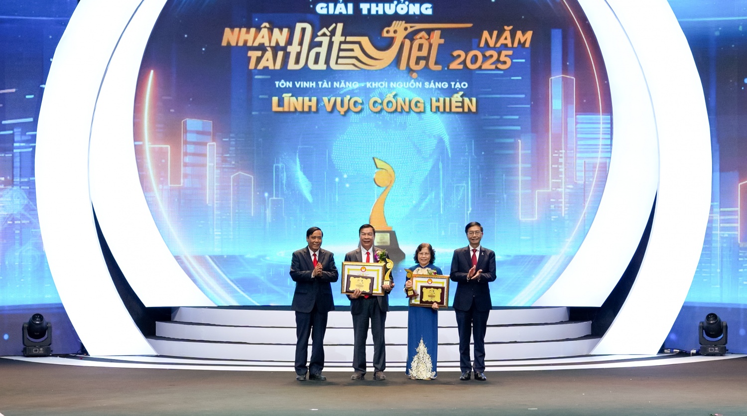 Lễ trao giải Nhân tài Đất Việt 2025 – Tôn vinh trí tuệ, khơi nguồn sáng tạo