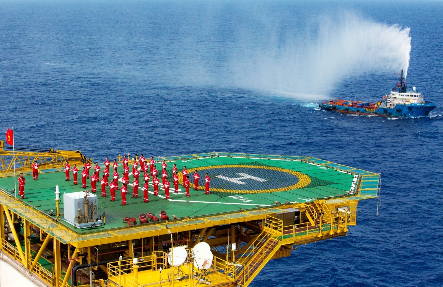 Cốt cách văn hóa Petrovietnam”