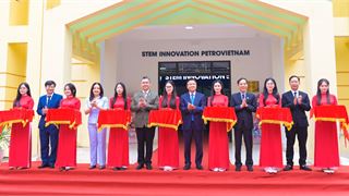 [Chùm ảnh] Petrovietnam khánh thành hai phòng thực hành giáo dục STEM tại Thanh Hóa