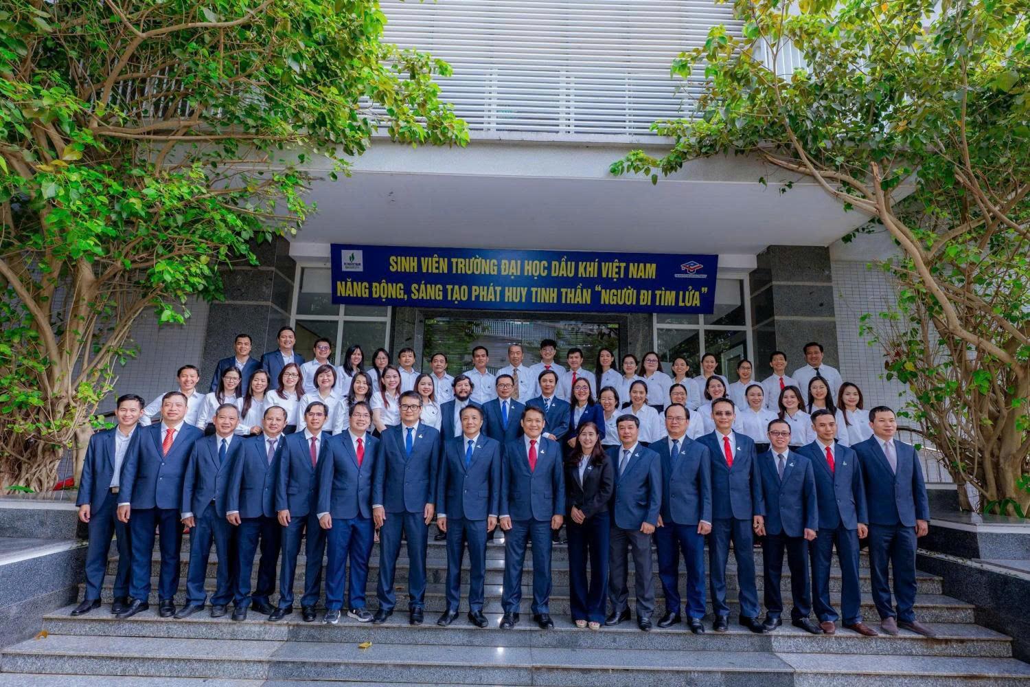 Tổng Giám đốc Petrovietnam Lê Ngọc Sơn gửi thư chúc mừng PVU và PV College nhân Ngày Nhà giáo Việt Nam”