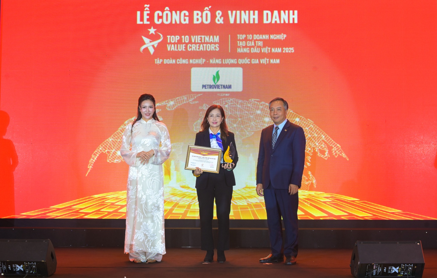 Petrovietnam dẫn đầu Top 10 Doanh nghiệp tạo giá trị hàng đầu Việt Nam năm 2025