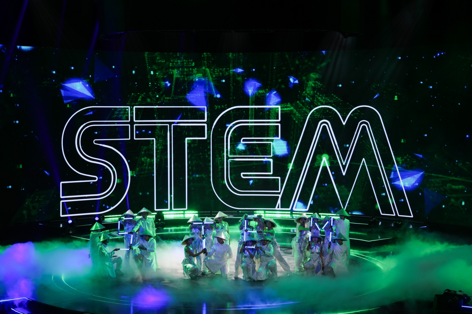 [Chùm ảnh] Mạch nguồn tri thức - STEM Innovation Petrovietnam