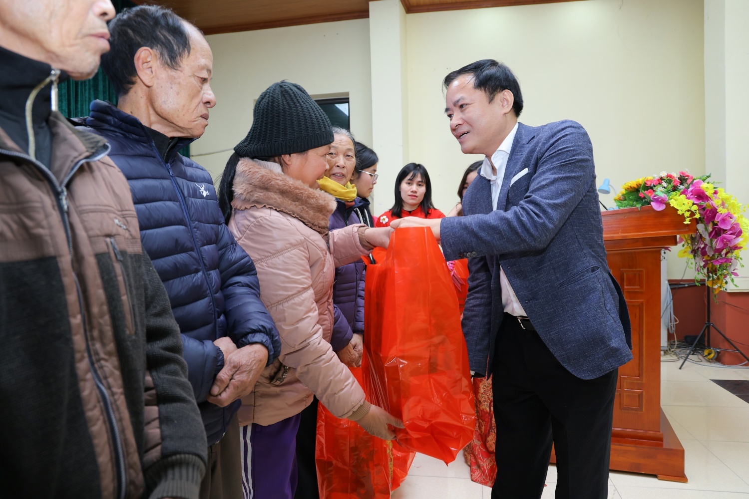 “Petrovietnam: Xuân Gắn kết - Tết Nghĩa tình” mang mùa xuân tới mọi miền đất nước