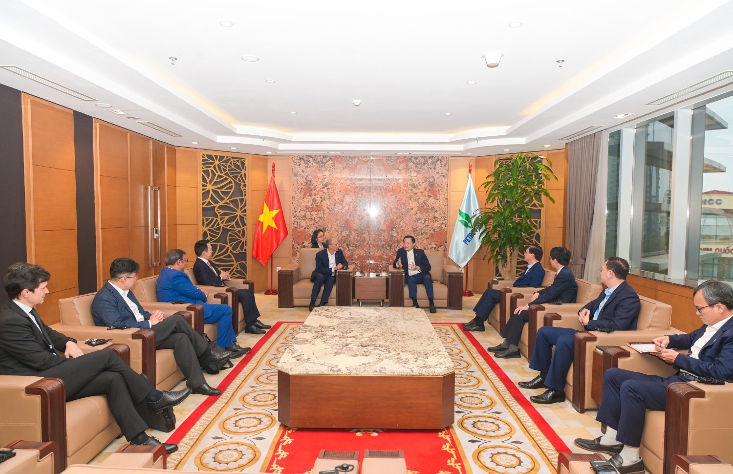 Petrovietnam tăng cường hợp tác quốc tế, thúc đẩy chuyển dịch năng lượng và nâng tầm quản trị doanh nghiệp