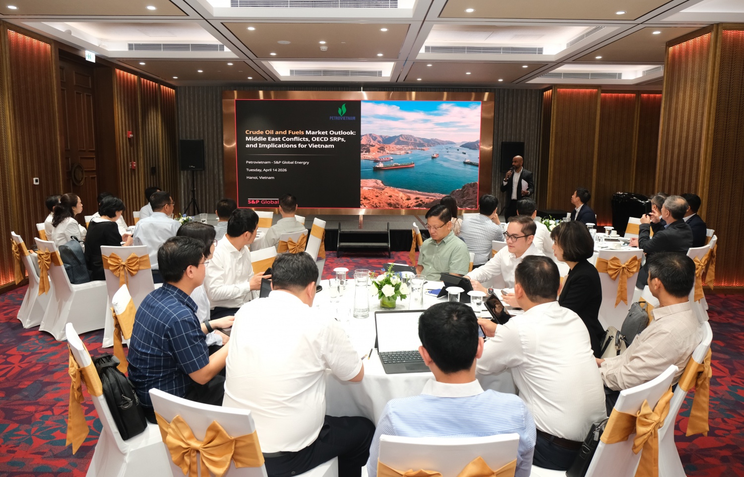 Petrovietnam tổ chức hội thảo về triển vọng thị trường dầu thô và nhiên liệu