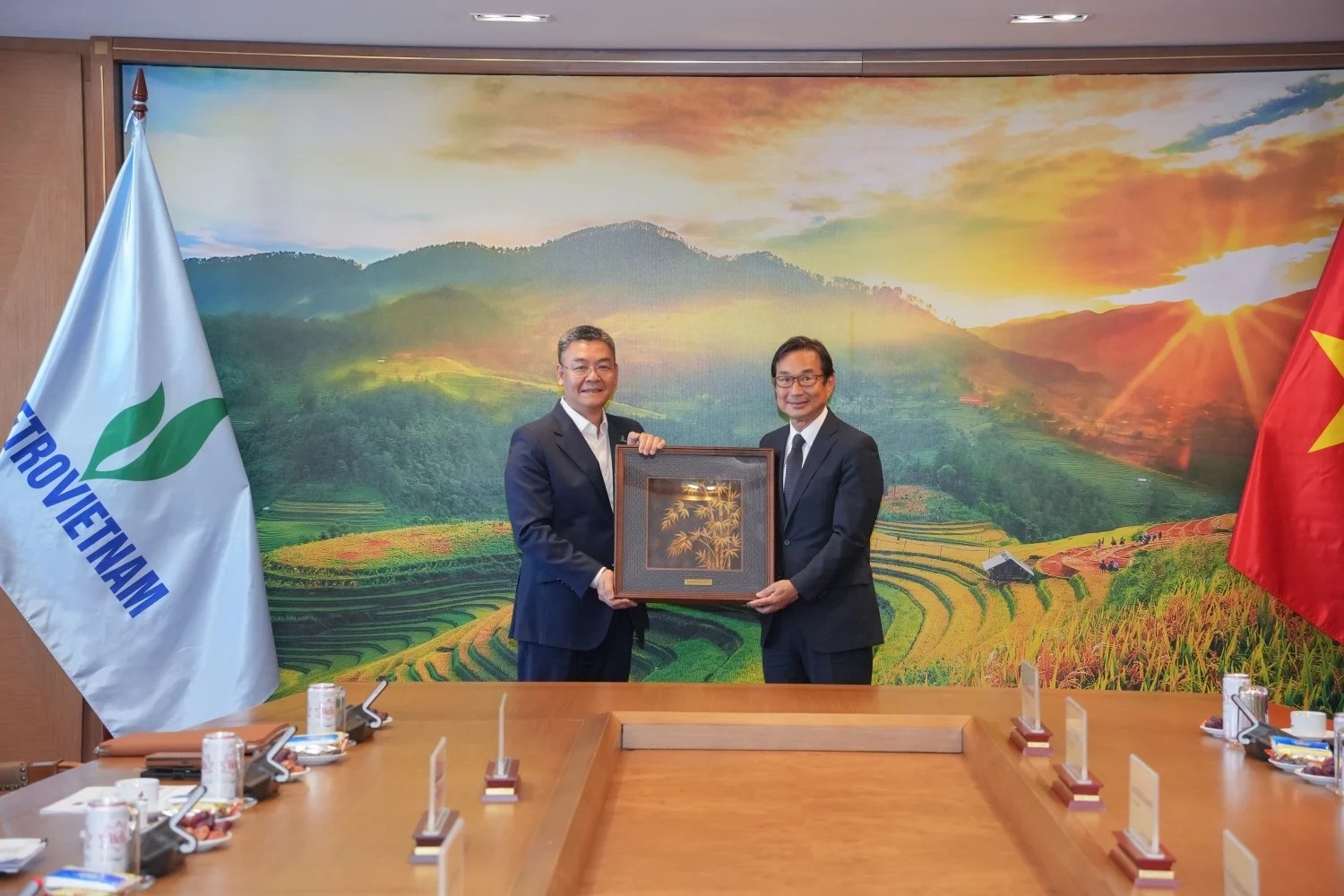 Diversifying supply sources for Nghi Son Refinery ensures national energy security.