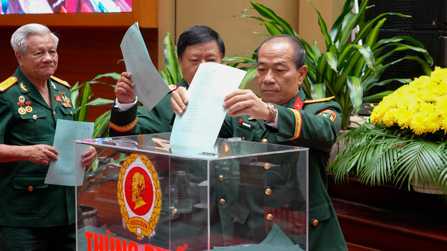 Đoàn đại biểu Hội CCB Petrovietnam tham dự Phiên thứ nhất Đại hội đại biểu Hội CCB Việt Nam lần thứ VIII