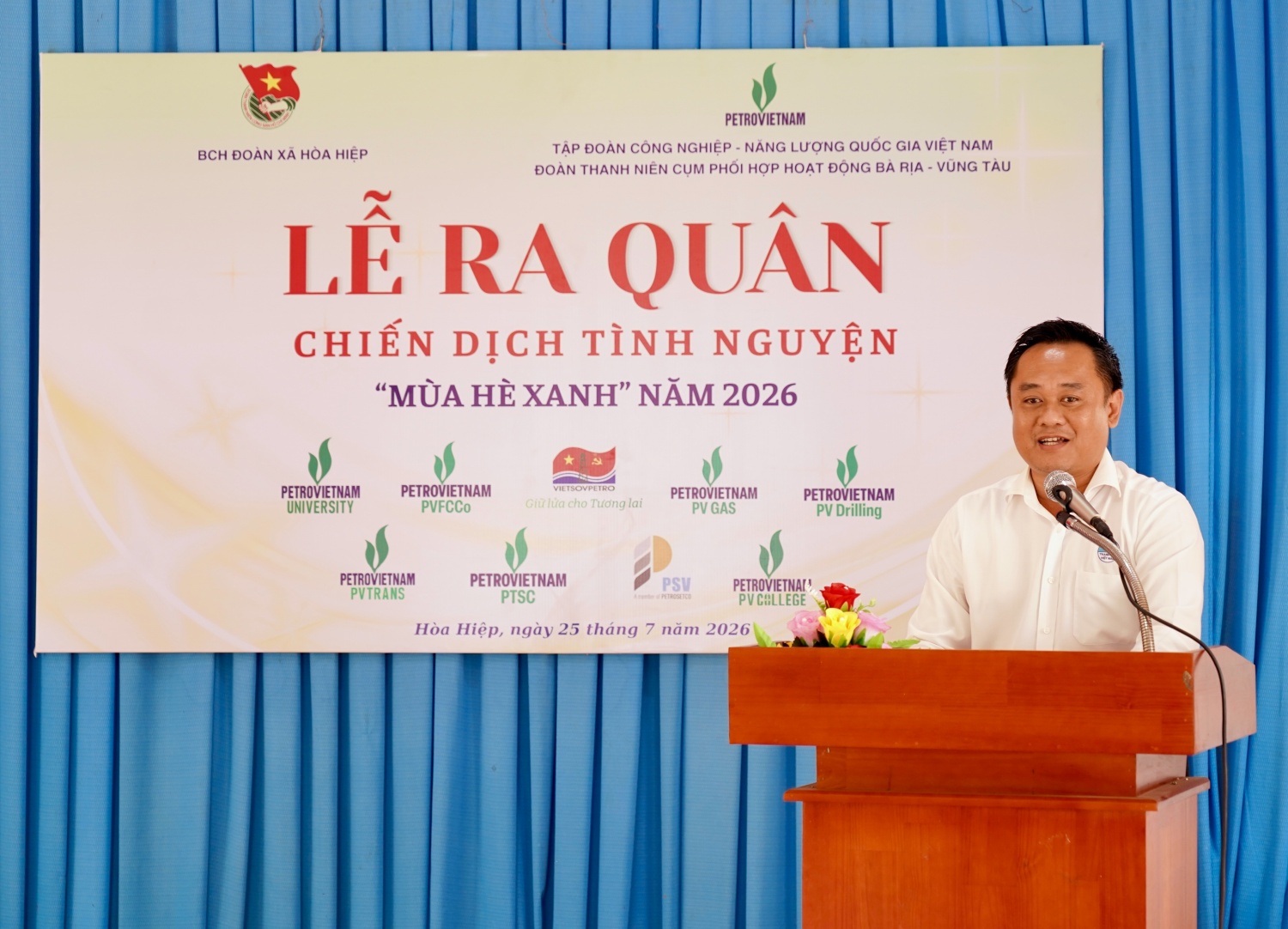 Đồng chí Nguyễn Minh Triết - Phó Bí thư Thường trực Đảng ủy xã Hòa Hiệp ghi nhận và cảm ơn sự quan tâm, đồng hành của Petrovietnam, Cụm phối hợp hoạt động Bà Rịa - Vũng Tàu cùng đoàn viên, thanh niên các đơn vị đối với địa phương.