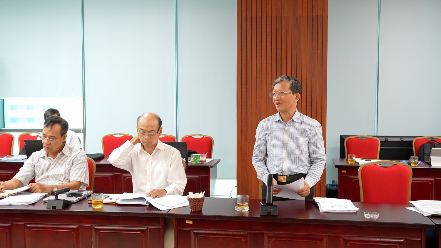 Ông Đặng Đình Luyến, nguyên Phó Chủ nhiệm Ủy ban Pháp luật của Quốc hội góp ý về dự thảo Luật Dầu khí (sửa đổi). (Ảnh: Trần Trung).