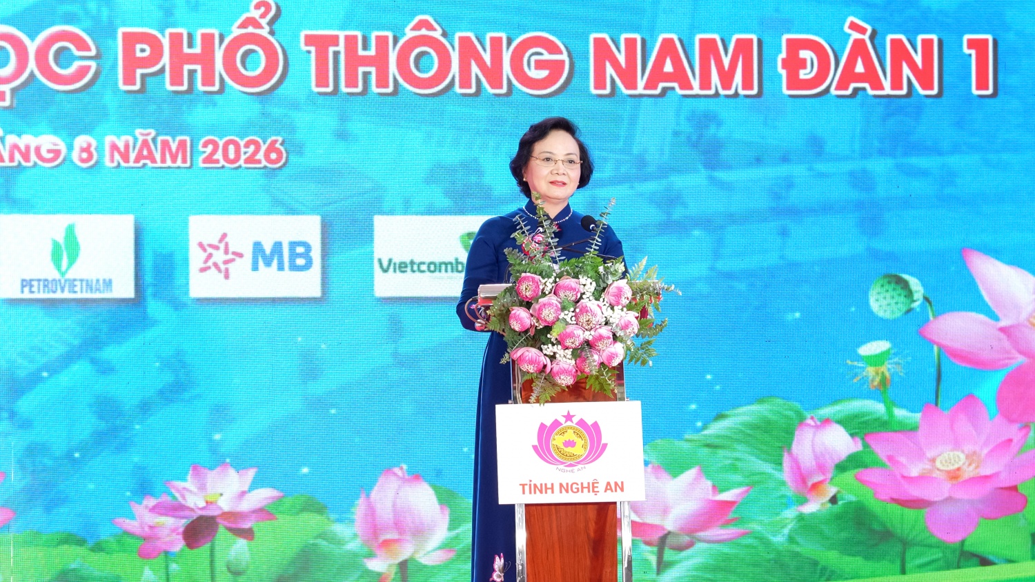Phó Thủ tướng Chính phủ Phạm Thị Thanh Trà đánh giá cao sự đồng hành của các doanh nghiệp, nhà tài trợ đã chung tay huy động nguồn lực xã hội hóa để xây dựng công trình.