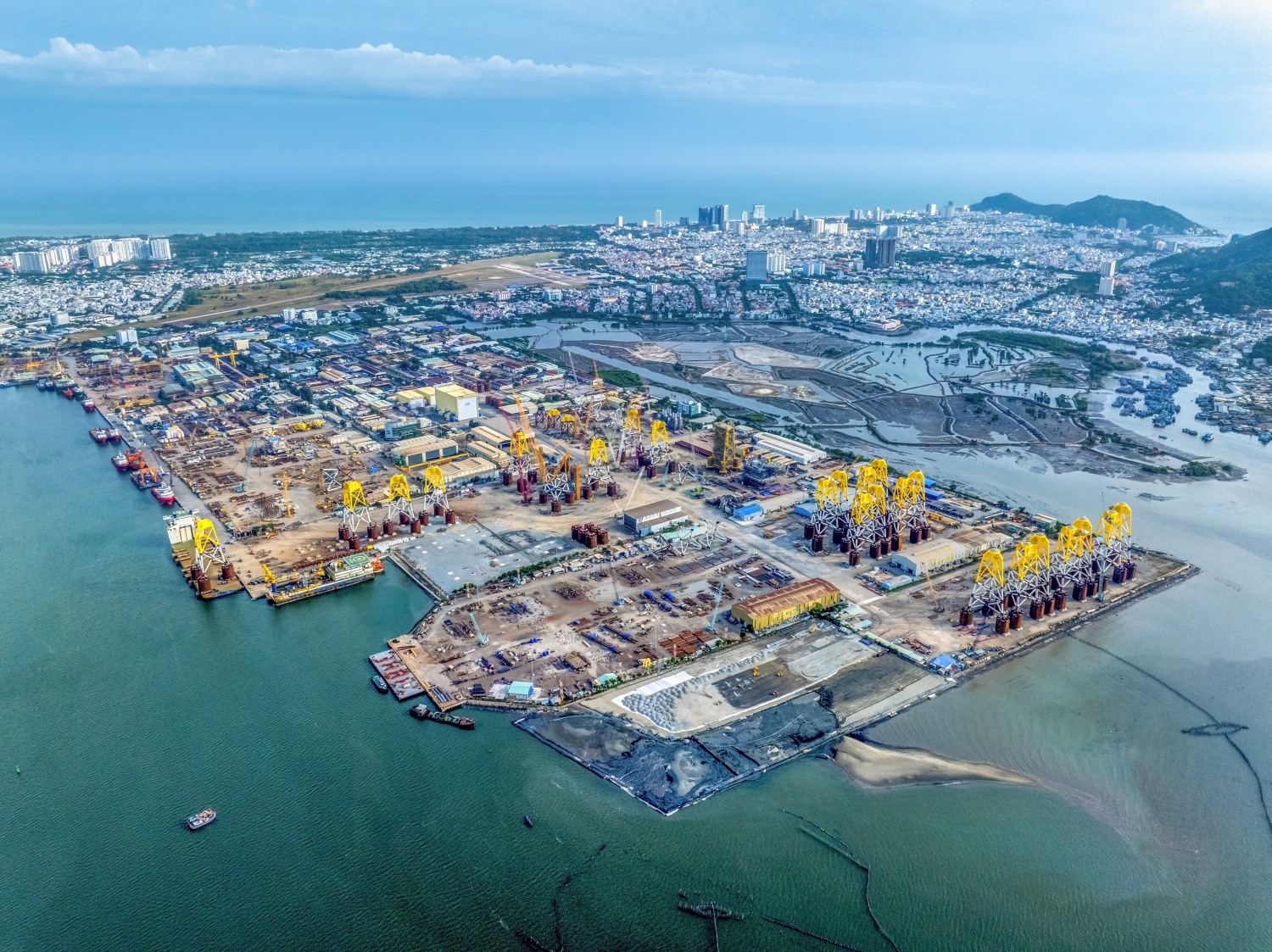 Toàn cảnh Trung tâm Công nghiệp Năng lượng và Hậu cần Kỹ thuật PTSC tại Vũng Tàu, TP HCM