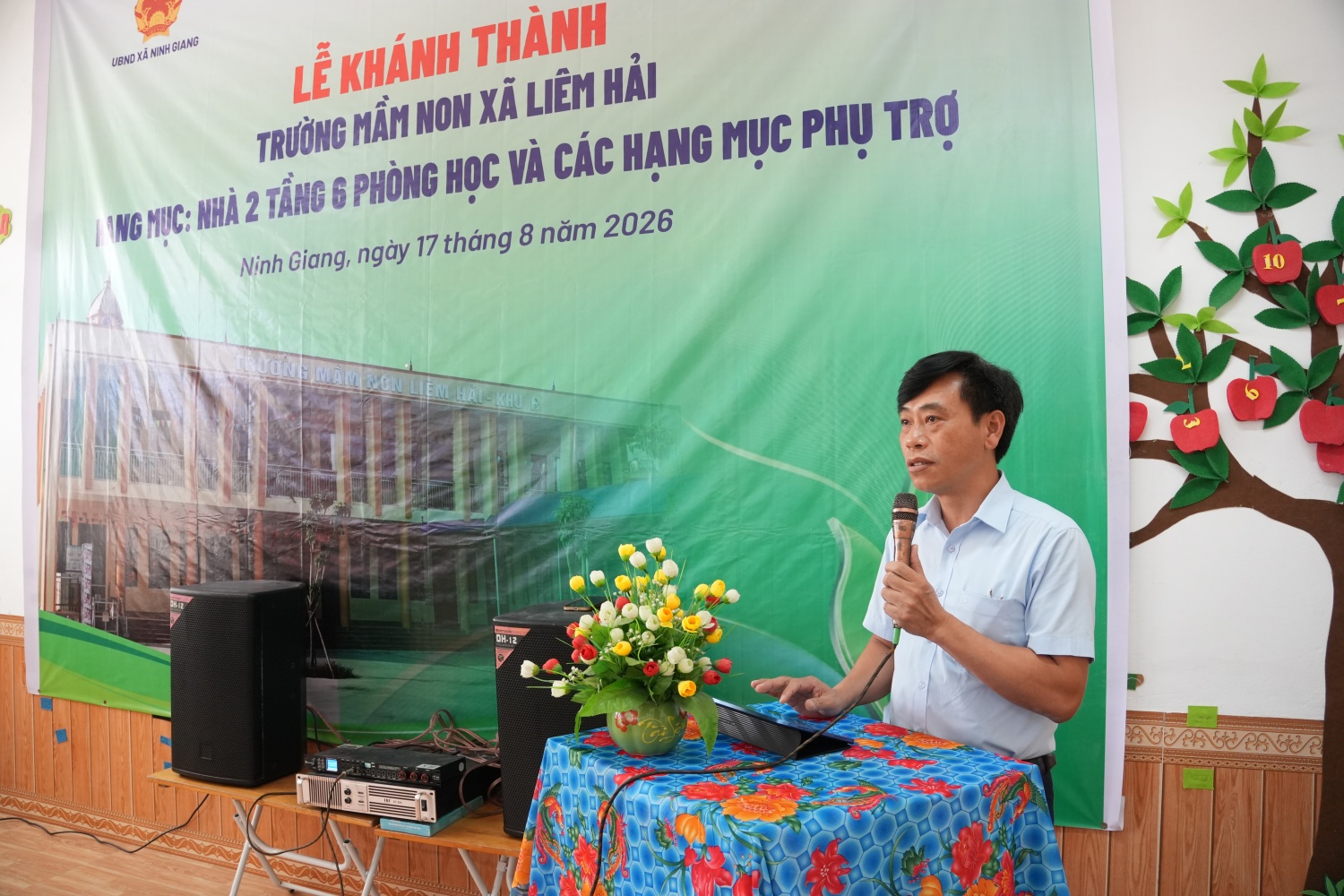 Ông Trần Hùng Việt - Chủ tịch UBND xã Ninh Giang bày tỏ vui mừng khi công trình Trường Mầm non Liêm Hải được hoàn thành và chính thức đưa vào sử dụng trong thời điểm địa phương chuẩn bị các điều kiện cho năm học 2026-2027.