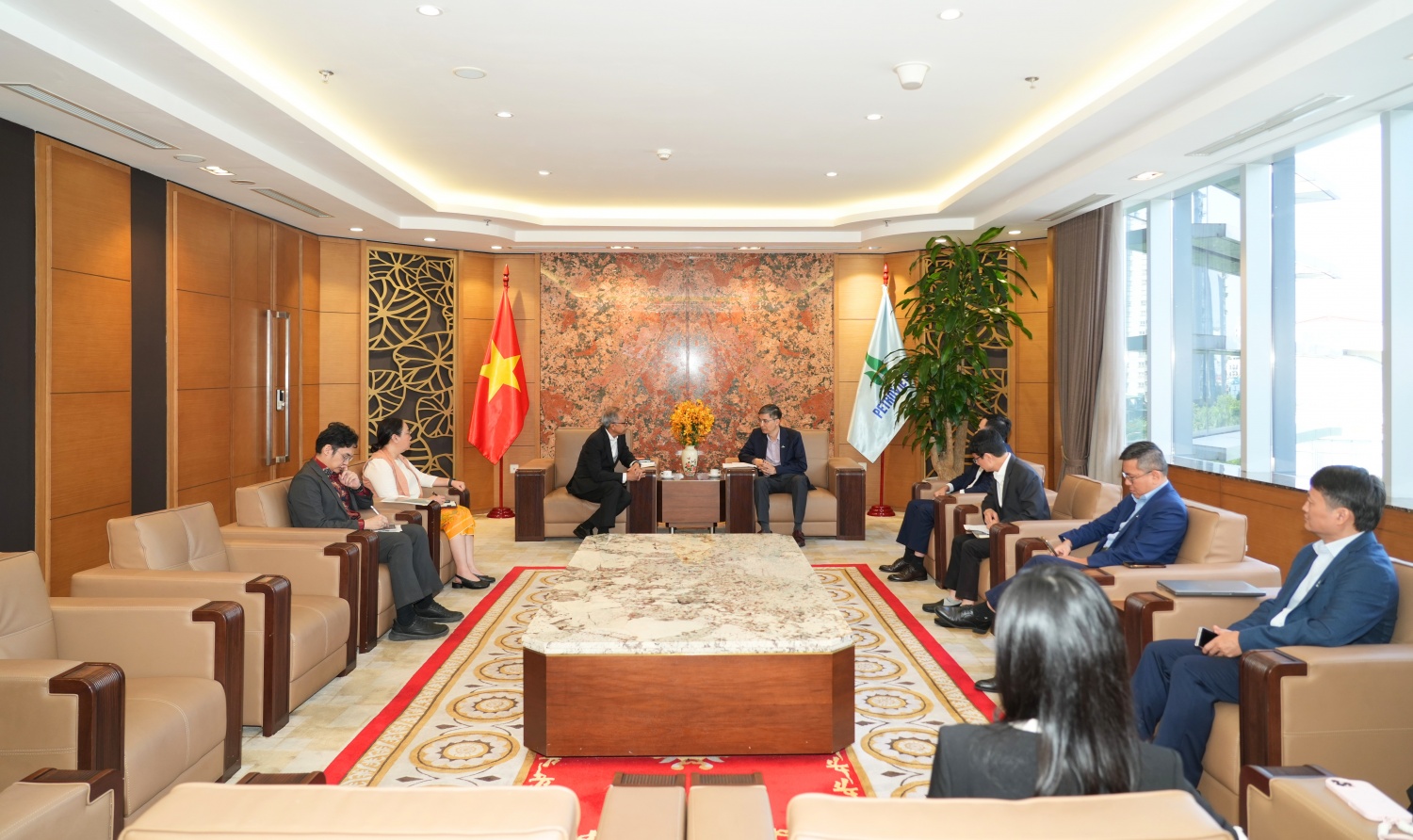 Toàn cảnh buổi làm việc.