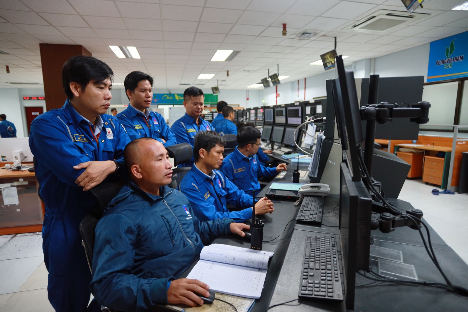 Sau khi gác lại những ca trực vận hành tại NMLD Dung Quất, nhiều VĐV đến từ BSR lại tiếp tục nỗ lực, rèn luyện để sẵn sàng cho những màn tranh tài hấp dẫn tại Hội thao PETROVIETNAM.