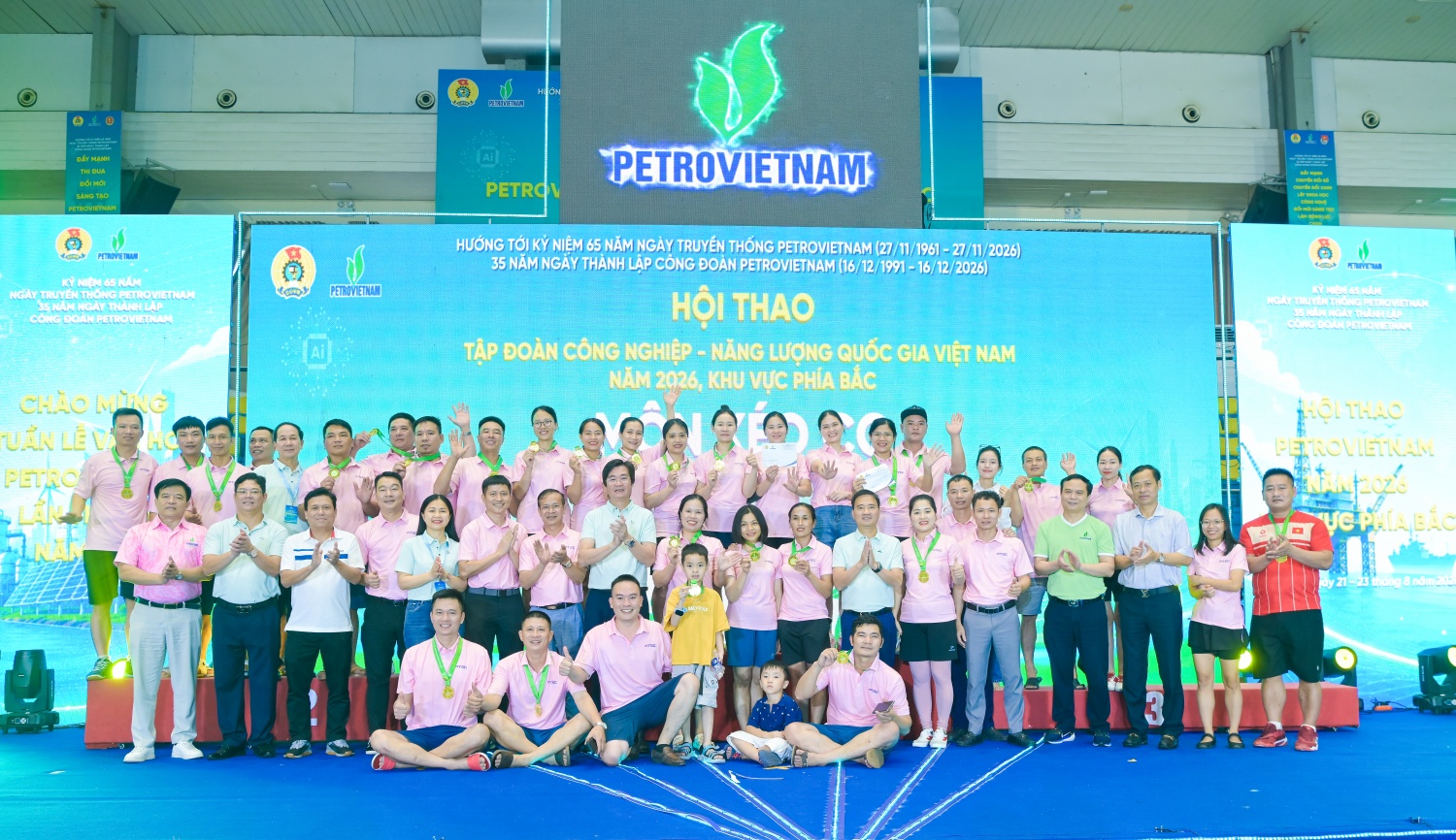 Đội tuyển PTSC vinh dự đạt giải Nhất cả hai nội dung kéo co nam và nữ.