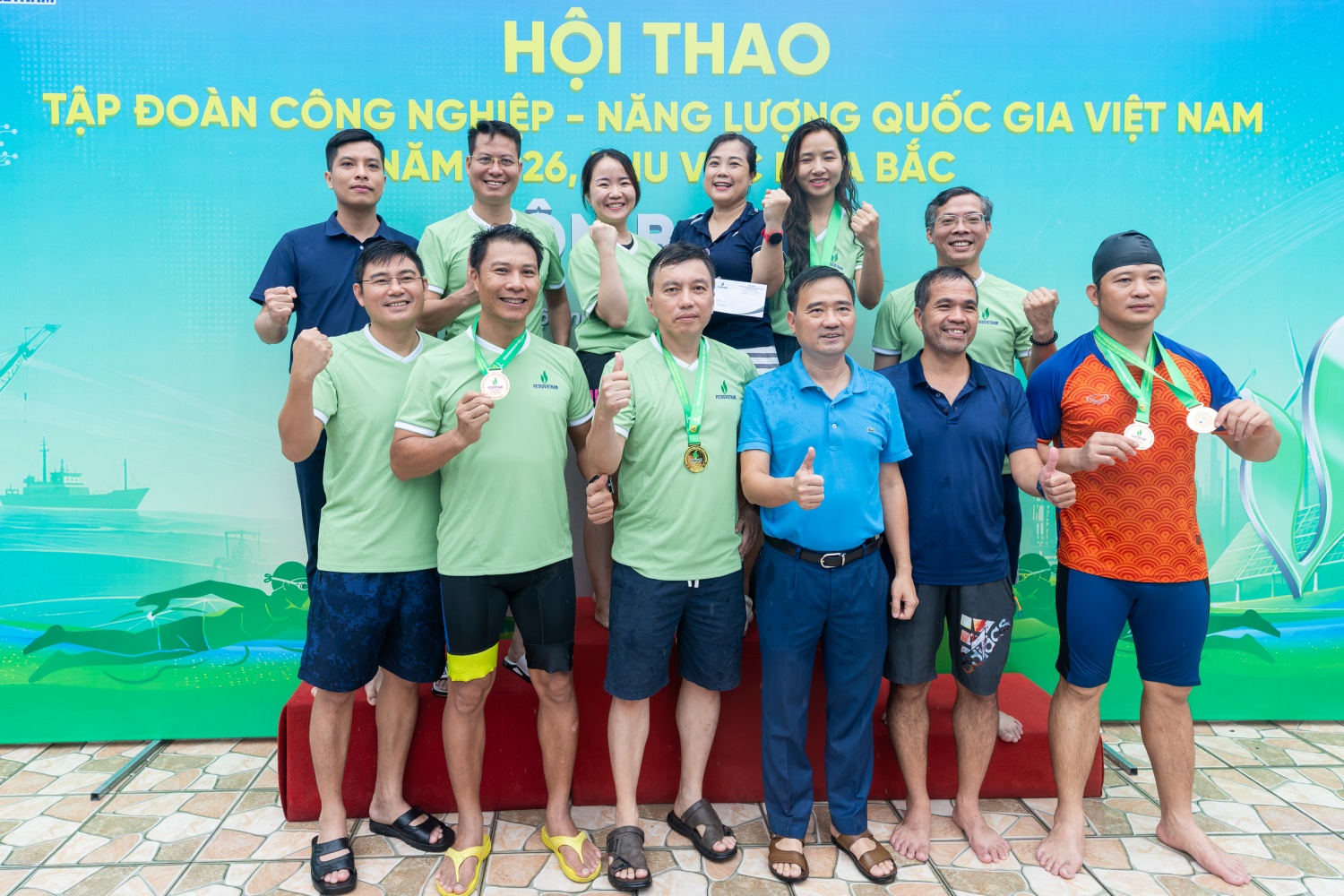 Đội bơi Bộ máy QL&ĐH giành nhiều giải thưởng tại Hội thao PETROVIETNAM khu vực phía Bắc 2026.