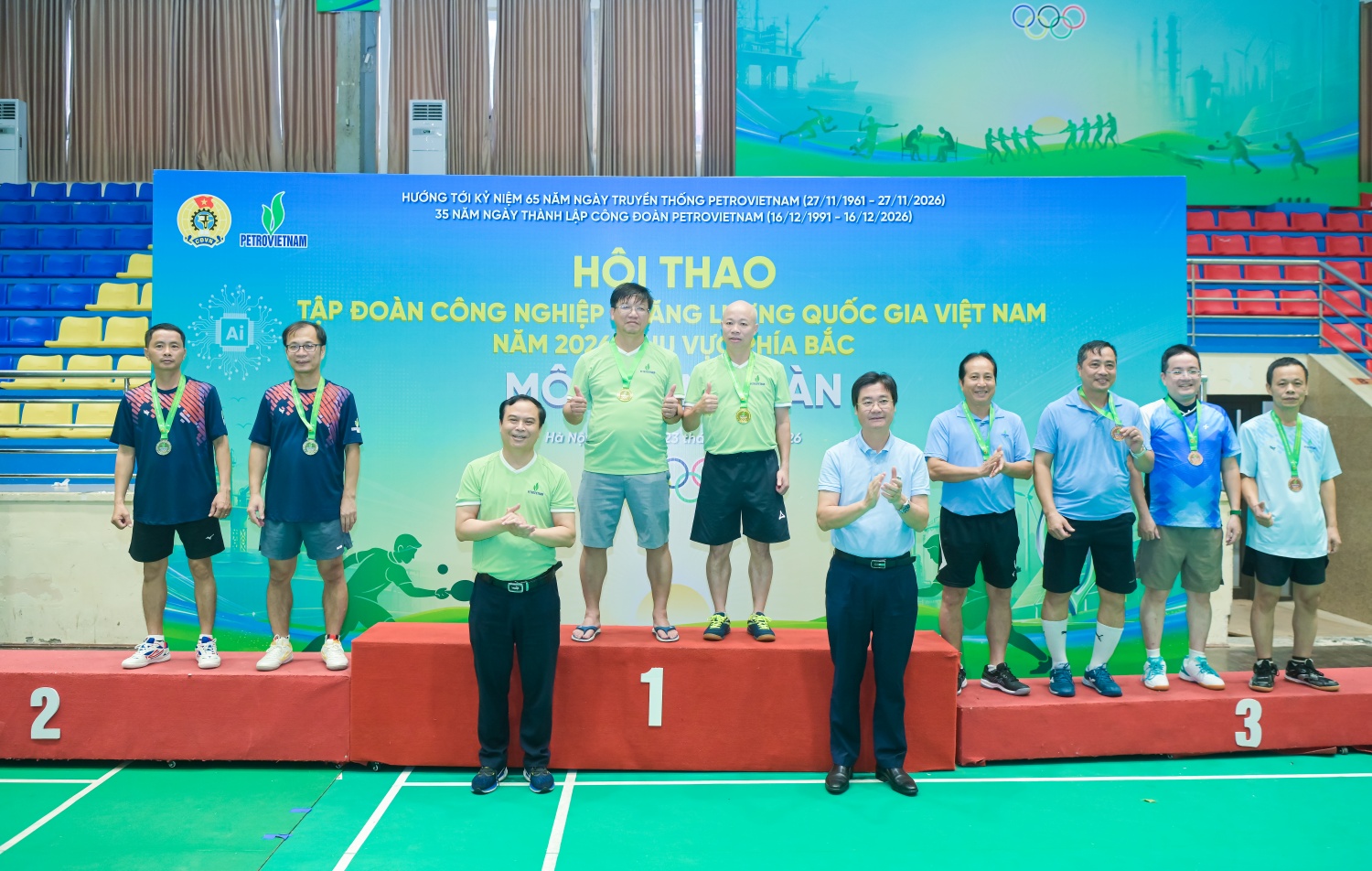 Đội bóng bàn đôi nam Bộ máy QL&ĐH PETROVIETNAM xuất sắc giành Huy chương Vàng.