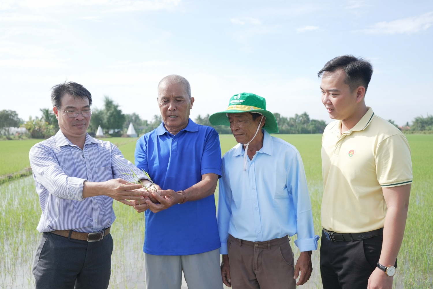Ông Lê Văn Trạng (Tây Ninh) học hỏi 