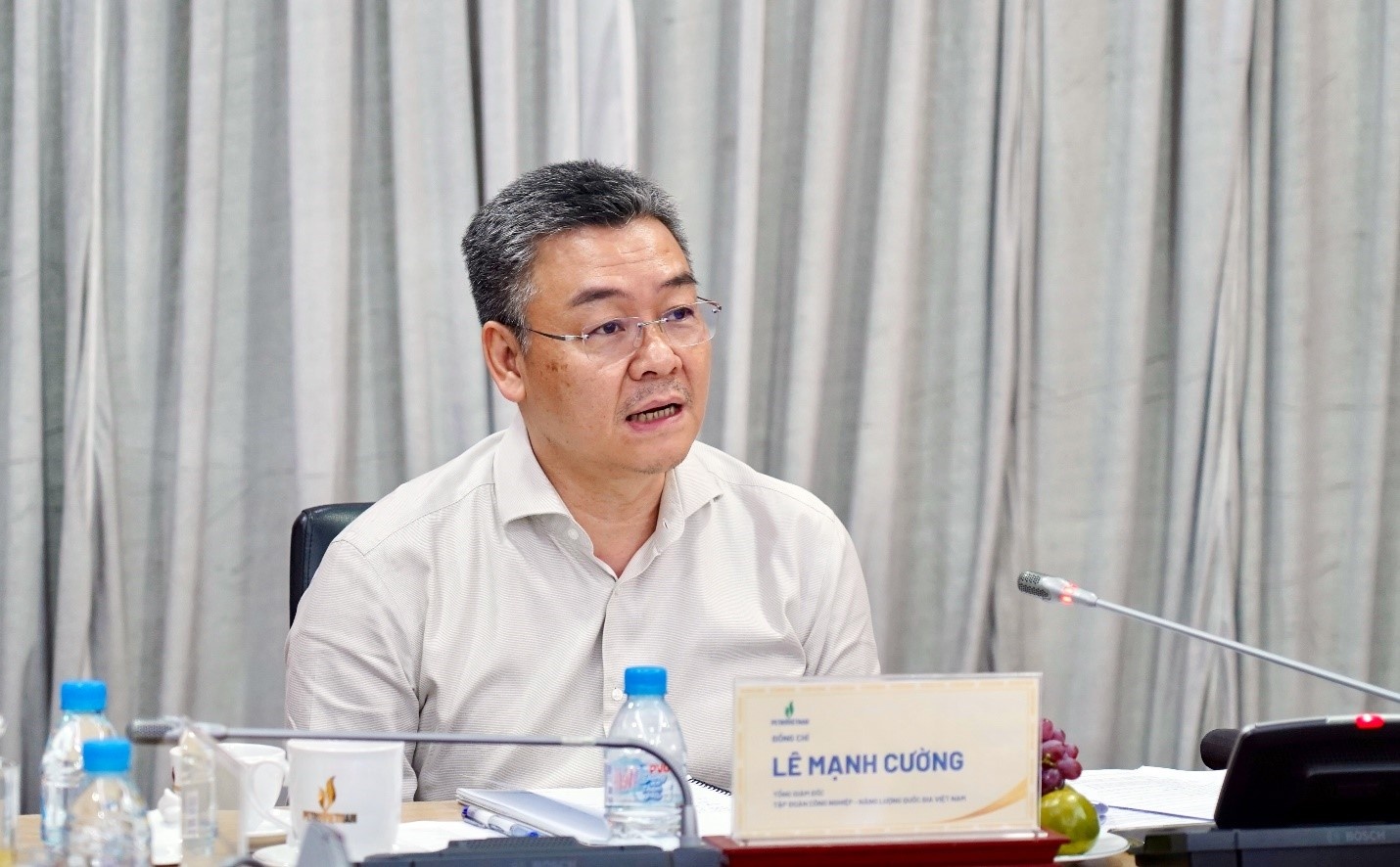 Tổng Giám đốc PETROVIETNAM Lê Mạnh Cường chỉ đạo các đơn vị phải hành động quyết liệt hơn với phương châm: “Chủ động đầu tư để tìm kiếm cơ hội, không chờ có việc mới đầu tư”.