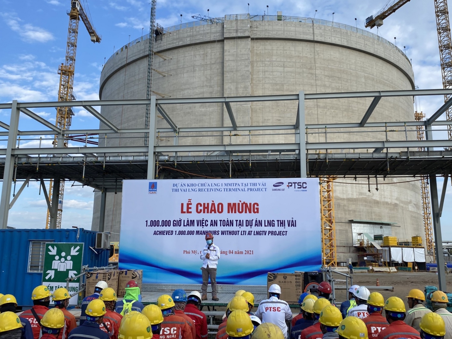 PV GAS và PTSC chào mừng mốc 1 triệu giờ làm việc an toàn tại Dự án Kho chứa 1 triệu tấn LNG Thị Vải năm 2021.