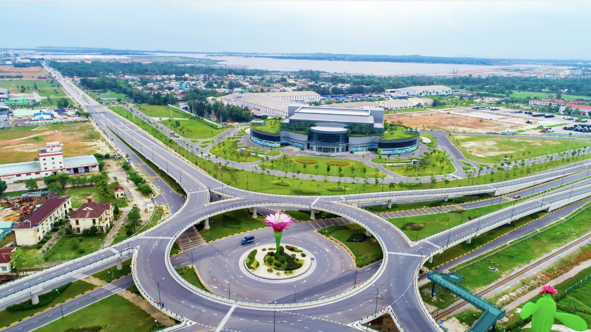 Khu kinh tế mở Chu Lai là được xác định là một trong những vùng lõi sản xuất của không gian liên kết Đà Nẵng - Quảng Ngãi.
