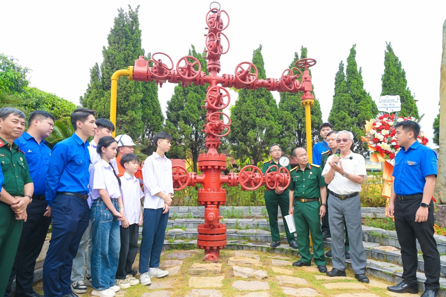 PETROVIETNAM thường xuyên tổ chức các chuyến Về nguồn để góp phần giúp người lao động thấu hiểu hành trình 65 năm, bồi đắp niềm tự hào.