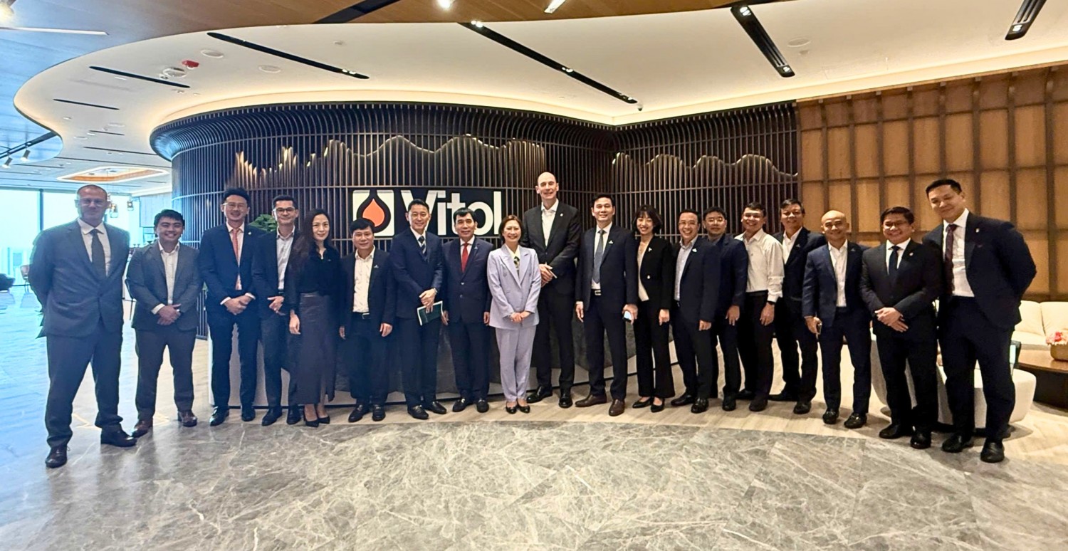 Đoàn đại biểu PETROVIETNAM thăm và làm việc tại văn phòng Vitol Asia.