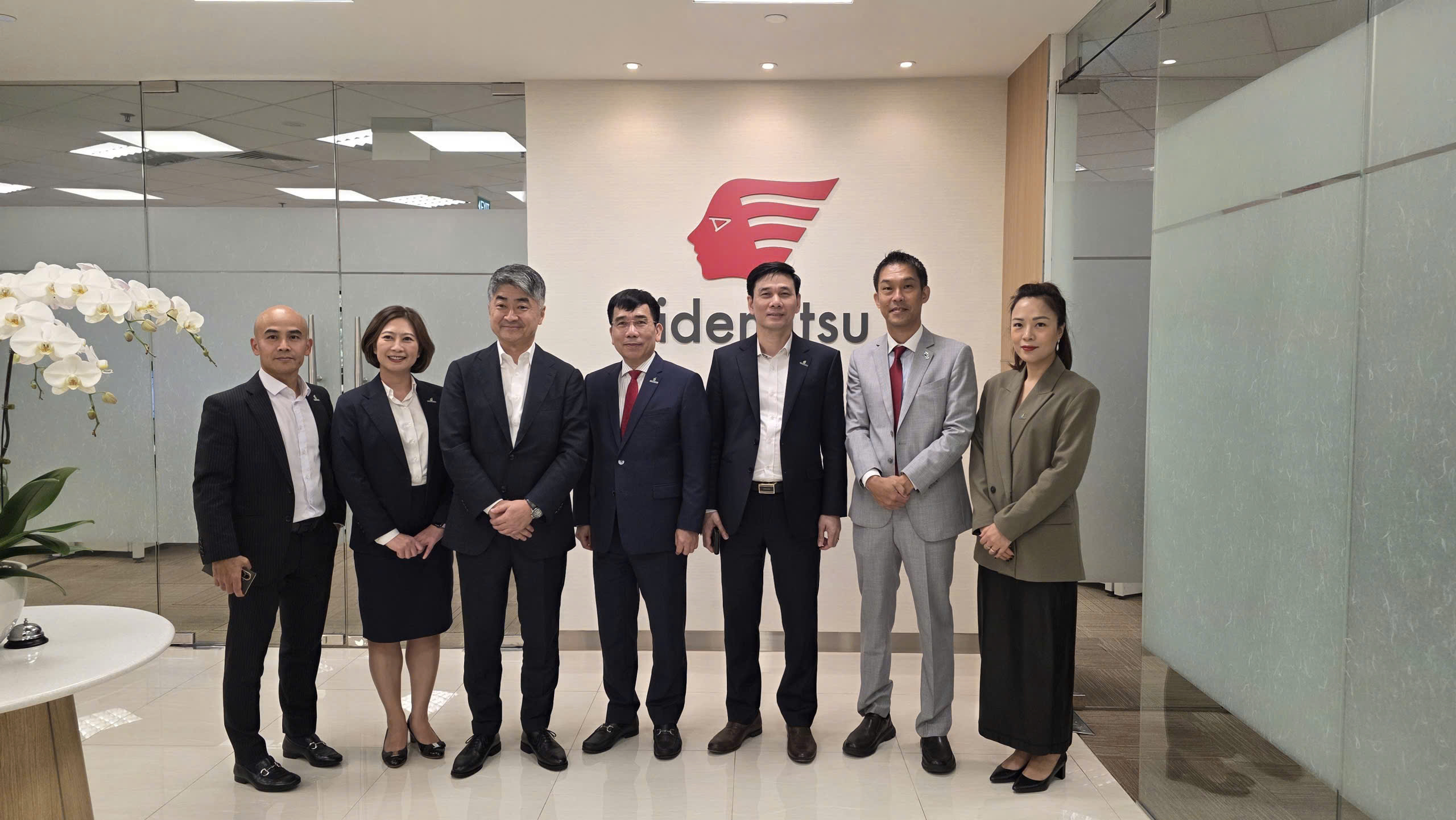 PETROVIETNAM thăm và làm việc tại Idemitsu International (Asia)