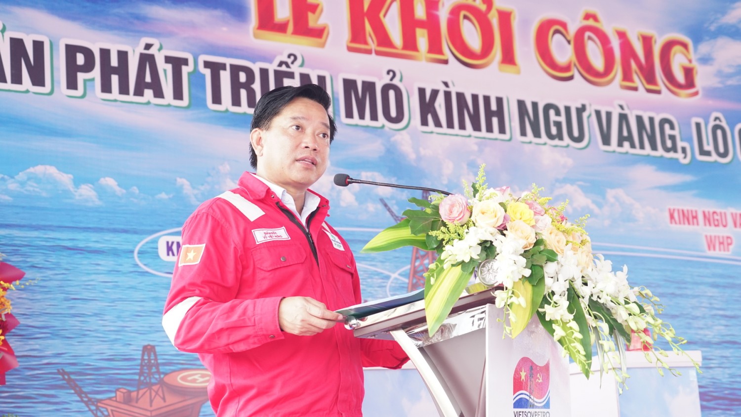 Ông Vũ Việt Hưng - Giám đốc PVEP-HCM nhấn mạnh yêu cầu tập trung nguồn lực, tổ chức thi công khoa học, kiểm soát chặt chẽ chất lượng, tiến độ và an toàn, đưa công trình vào vận hành khai thác an toàn, hiệu quả.
