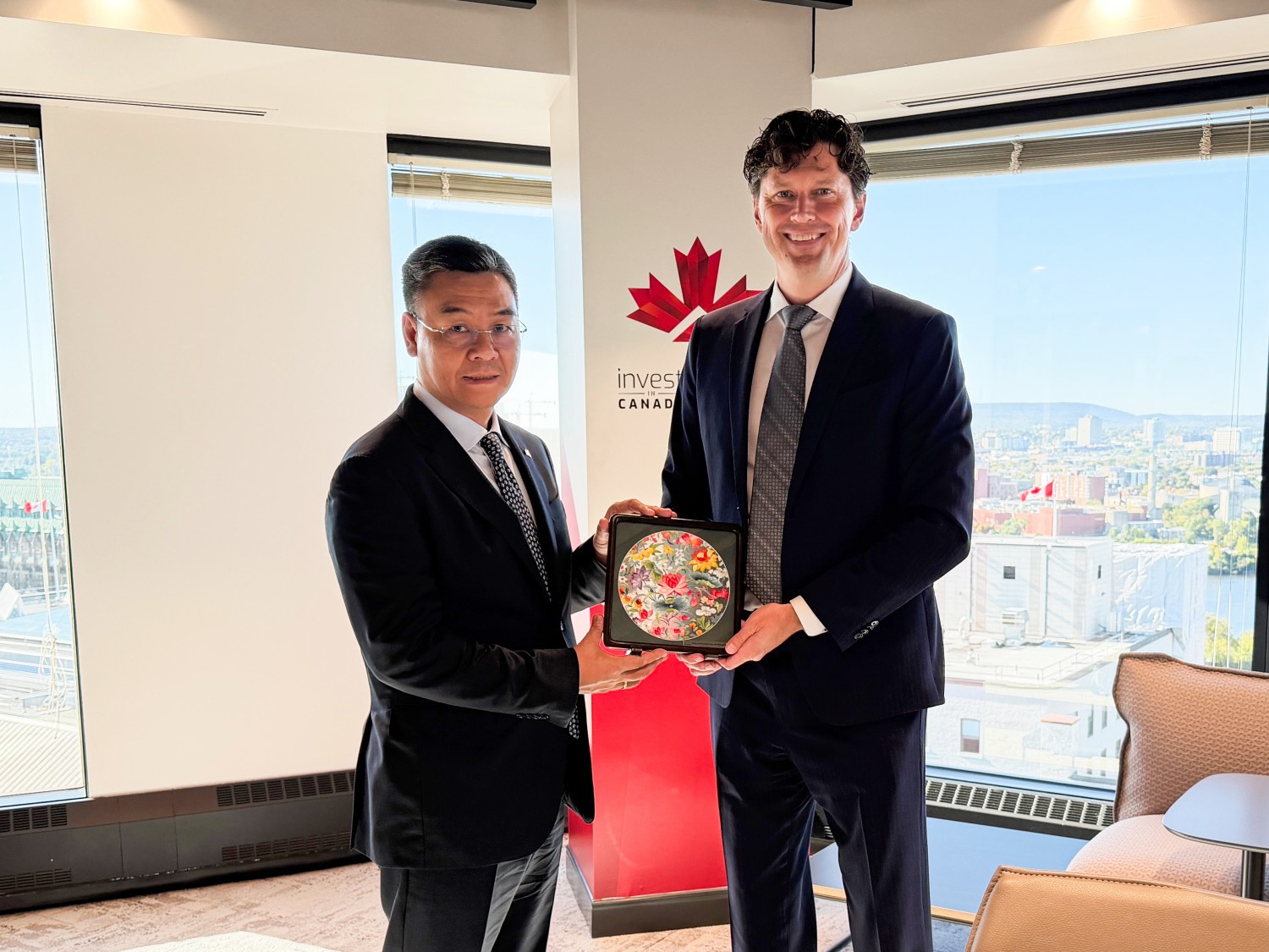 Tổng Giám đốc PETROVIETNAM Lê Mạnh Cường với lãnh đạo Công ty Javelin Global Commodities