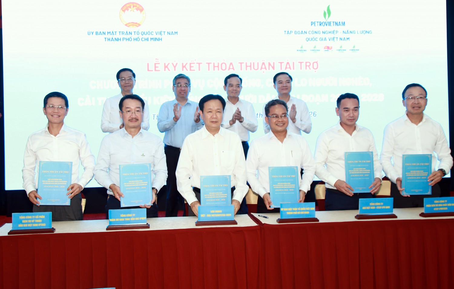 Ủy ban MTTQ Việt Nam TP Hồ Chí Minh cùng 5 đơn vị thành viên chủ lực của PETROVIETNAM gồm: Vietsovpetro, PV GAS, PVEP, PVFCCo-Phú Mỹ và PTSC tham gia ký kết về an sinh xã hội giai đoạn 2026 - 2028.