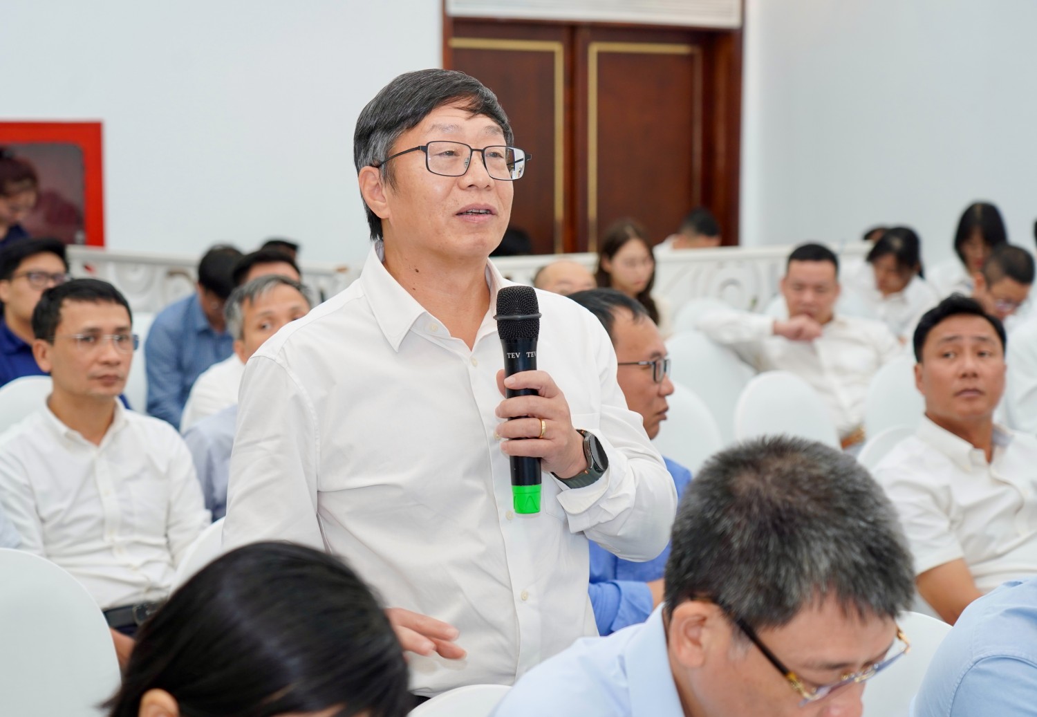 Các đại biểu đóng góp ý kiến trong phần thảo luận