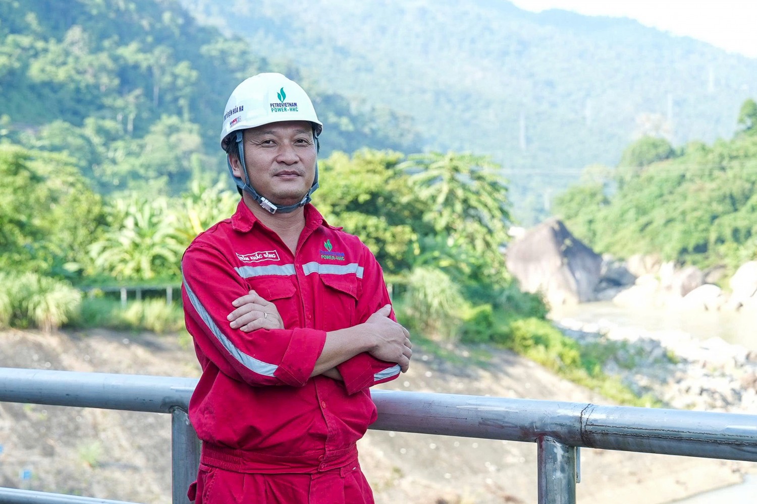 Anh Trần Khắc Đồng - Phó Giám đốc Phân xưởng Vận hành sửa chữa Nhà máy Thủy điện Hủa Na.