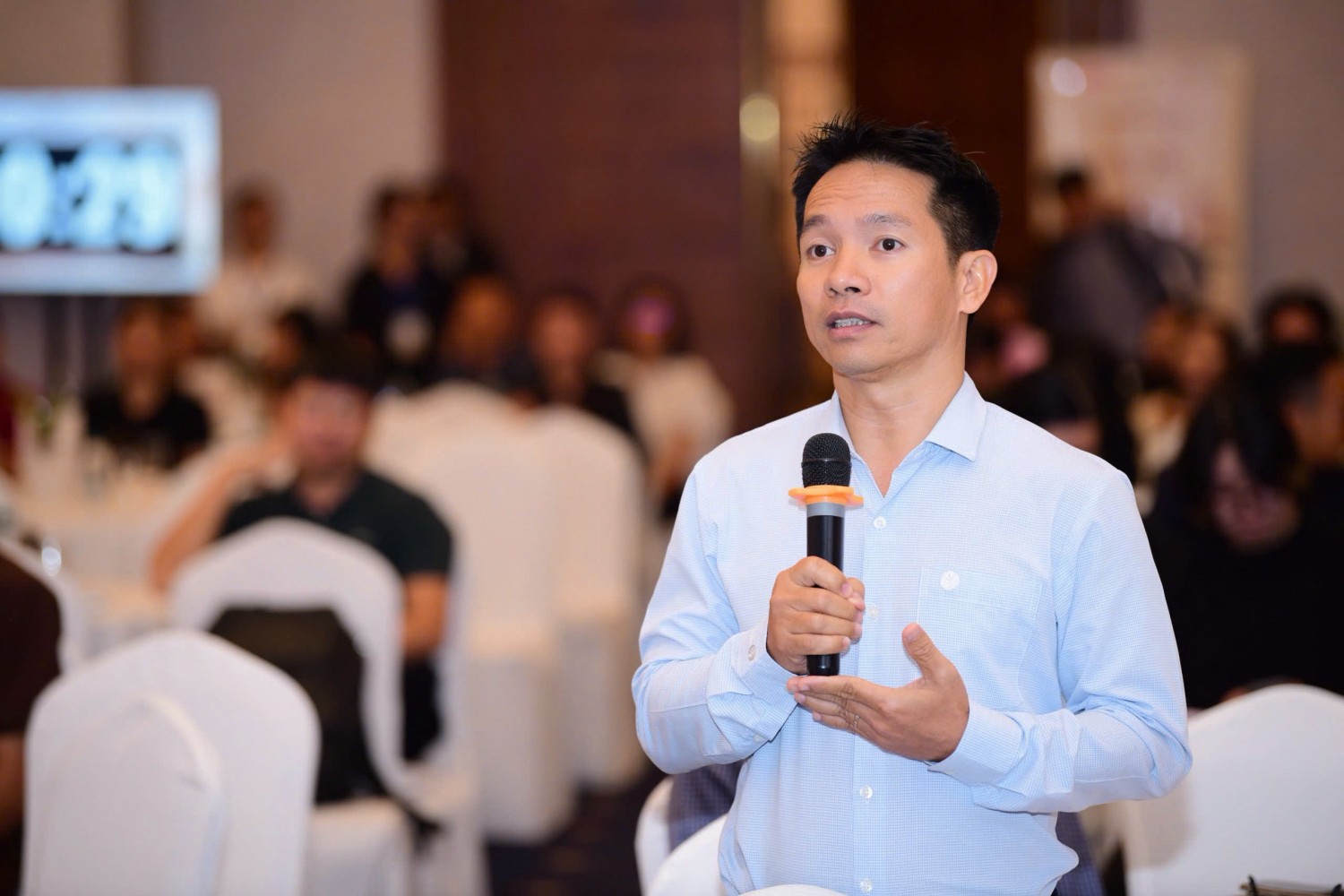 Ông Nguyễn Tấn Đạt - Phó Giám Đốc Marketing PVCFC chia sẻ tham luận tại Hội thảo.