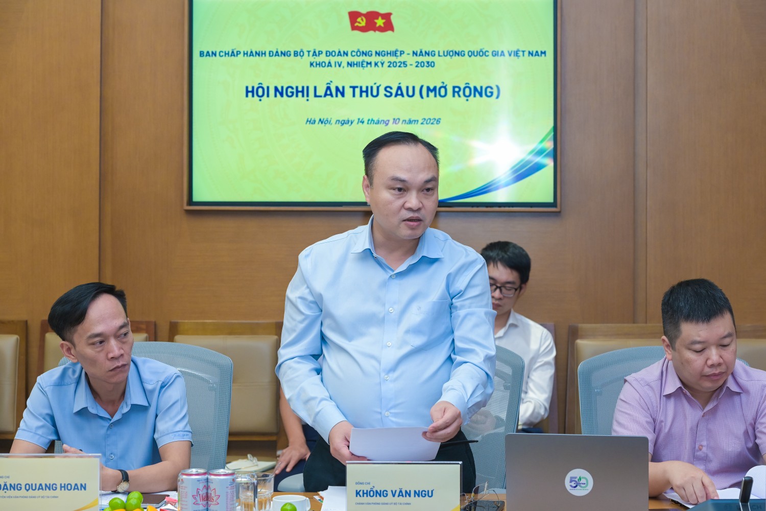 Đồng chí Khổng Văn Ngư, Ủy viên Ban Thường vụ, Chánh Văn phòng Đảng ủy Bộ Tài chính đánh giá cao những kết quả PETROVIETNAM đạt được trong 9 tháng đầu năm 2026, đặc biệt là vai trò bảo đảm an ninh năng lượng quốc gia, duy trì tăng trưởng sản xuất kinh doanh.