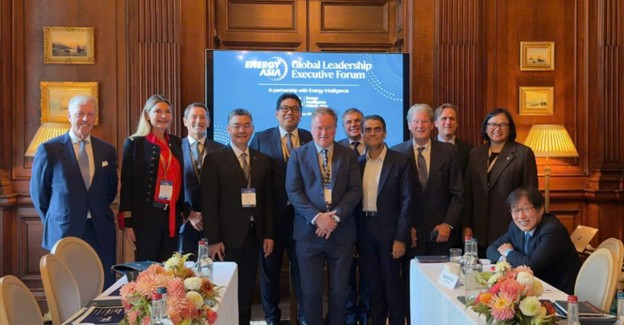 PETROVIETNAM President & CEO Le Manh Cuong alongside senior executives of global energy majors, financial institutions, and investment funds at the EAGLe Dialogue.
