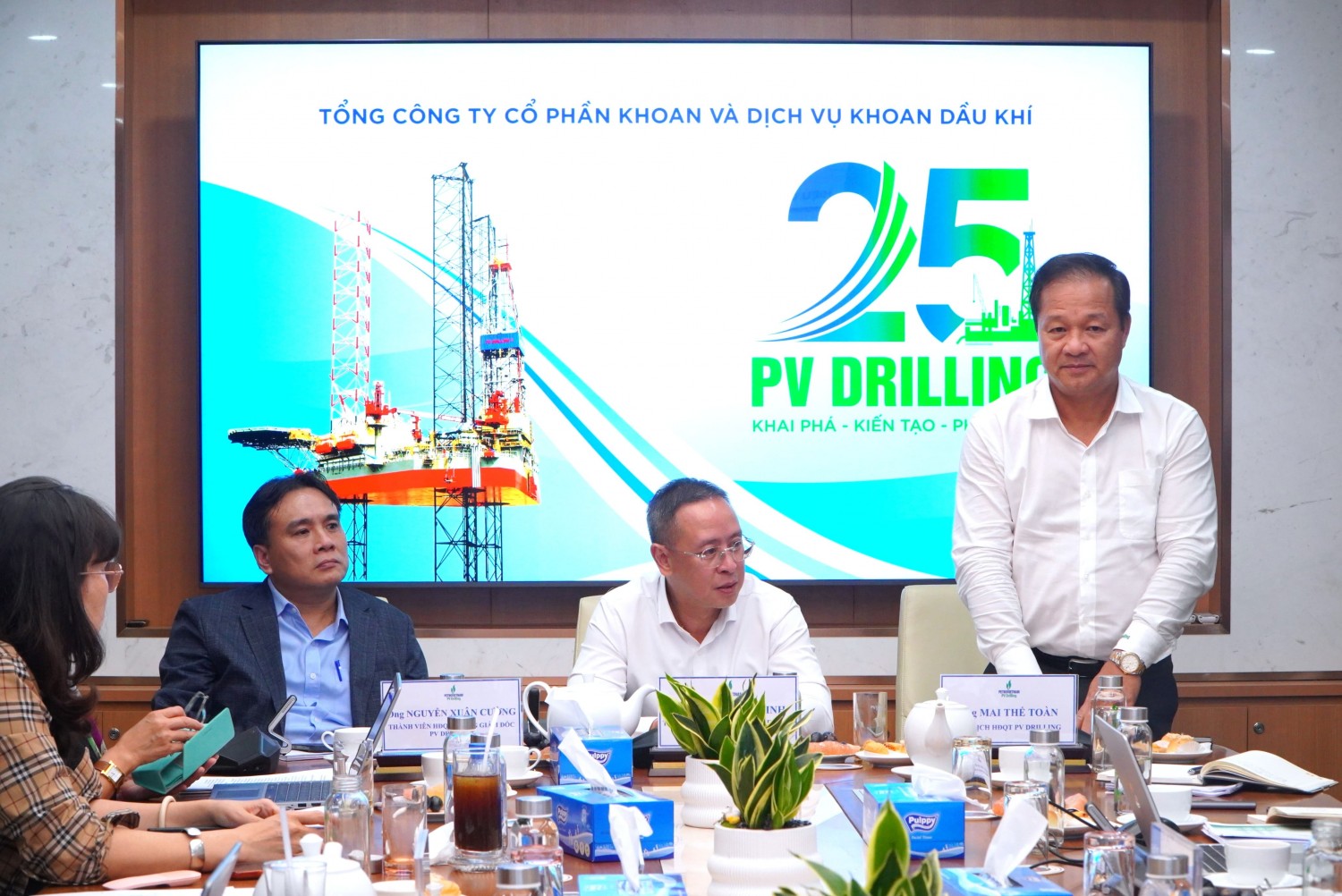 Ông Mai Thế Toàn - Chủ tịch HĐQT PV Drilling phát biểu tại buổi làm việc.
