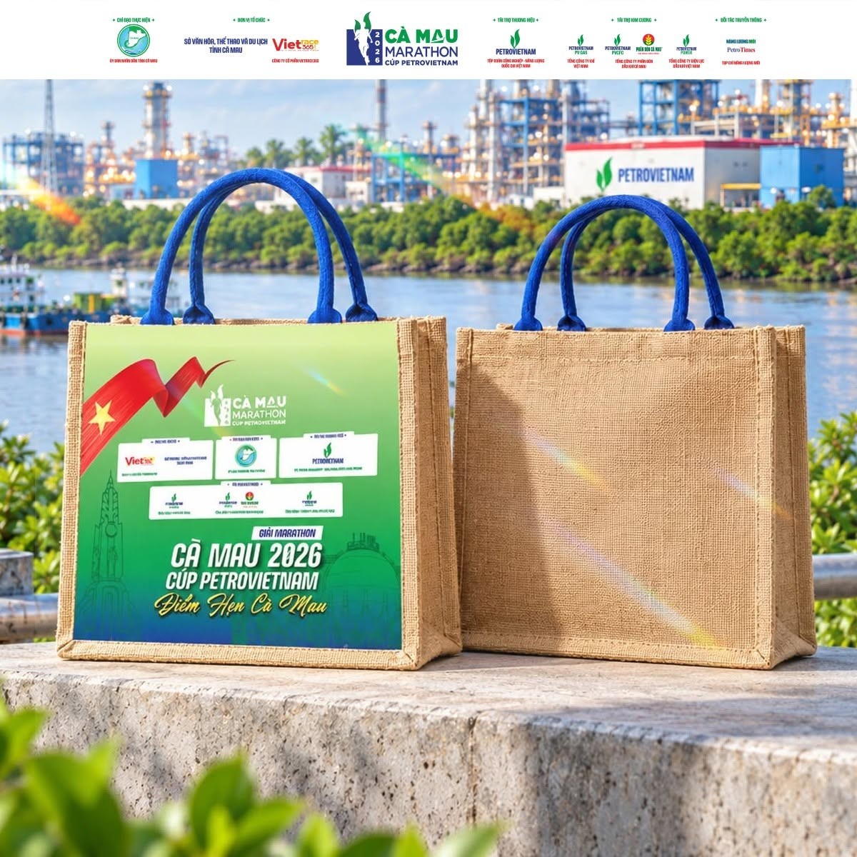 Túi racekit là một trong những vật phẩm phục vụ vận động viên trong quá trình tham gia giải. Túi có thể sử dụng sau giải chạy để phục vụ những chuyến đi ngắn ngày, đi chơi hay đi làm...