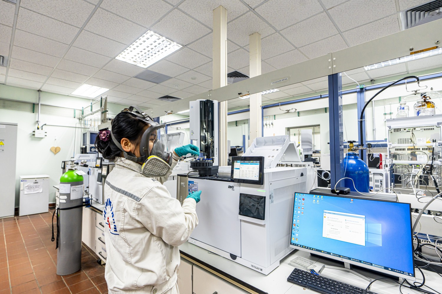 CBCNV nữ tại BSR luôn nhiệt huyết, đóng vai trò quan trọng trong nhiều phần công việc tại NMLD Dung Quất.