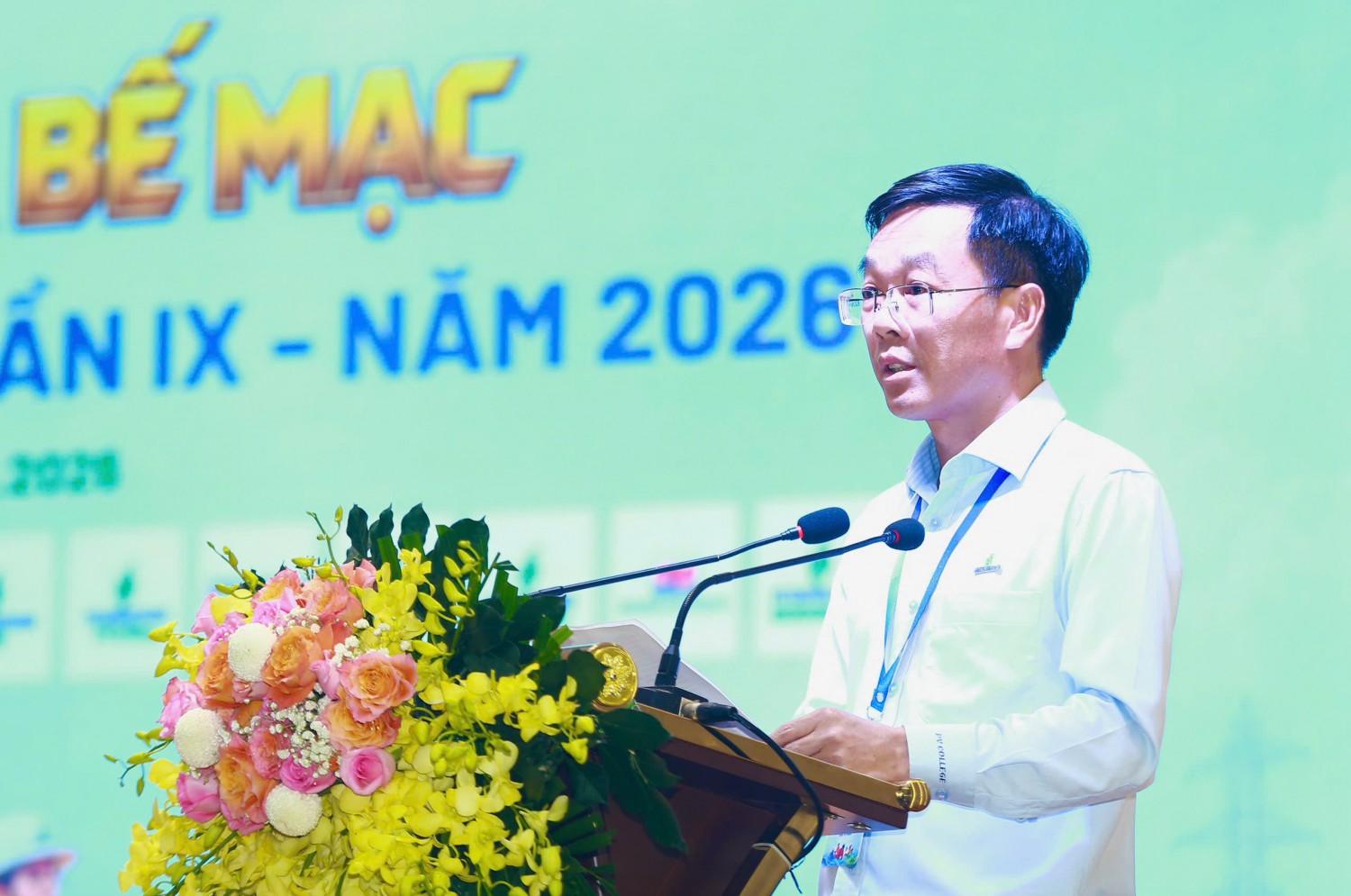 Ông Ngô Xuân Hưng báo cáo kết quả sau hội thi.