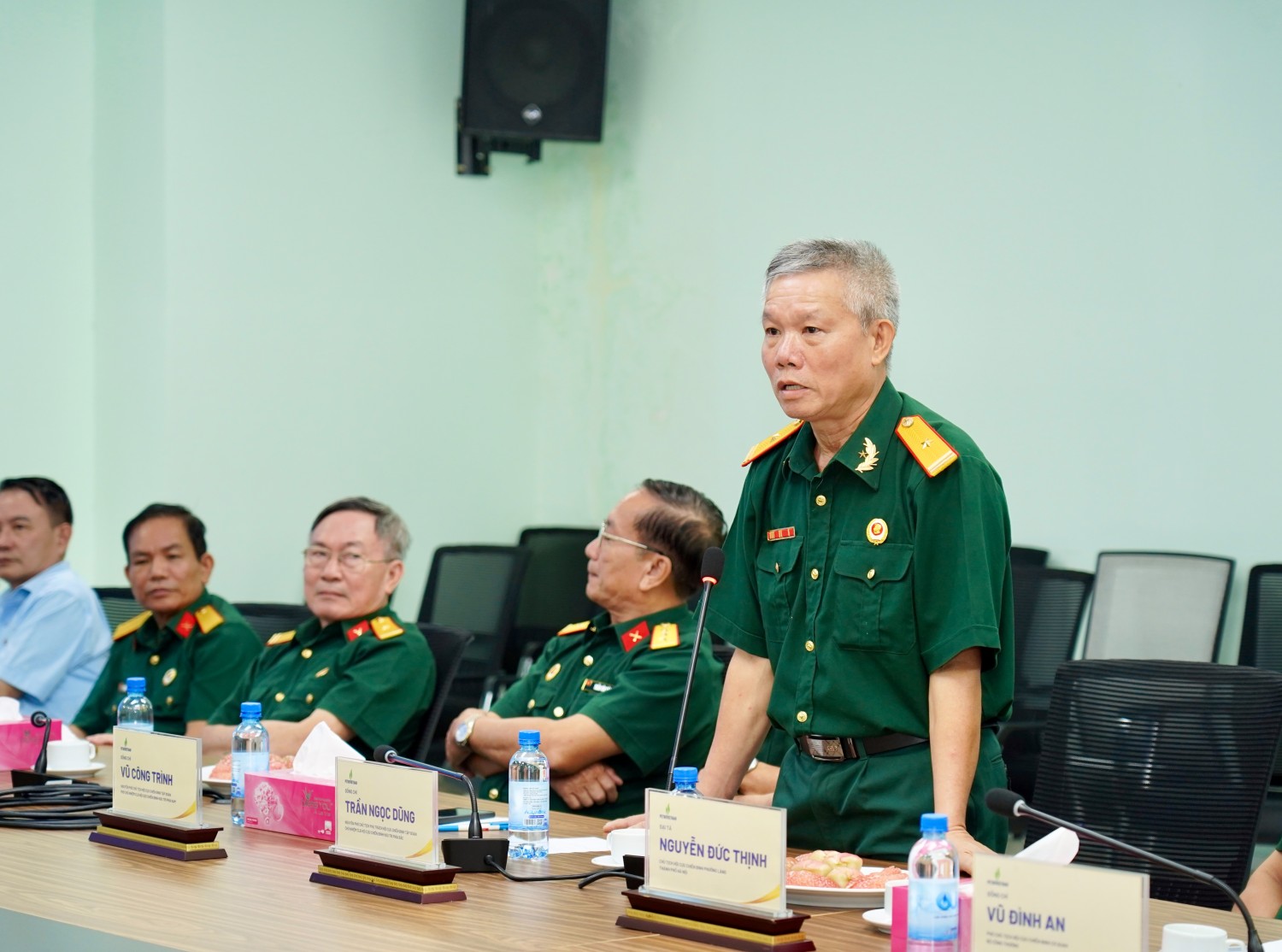 Đồng chí Trần Ngọc Dũng, nguyên Phó Chủ tịch phụ trách Hội CCB Tập đoàn, Chủ nhiệm Câu lạc bộ CCB Hưu trí phía Bắc phát biểu tại chương trình.