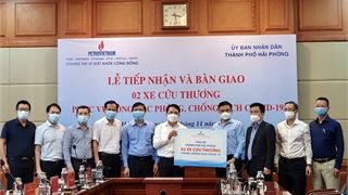 Petrovietnam trao tặng và bàn giao 02 xe cứu thương phục vụ công tác phòng, chống dịch COVID-19 cho Tp. Hải Phòng