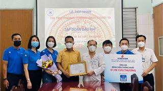 Petrovietnam trao tặng xe cứu thương cho Bệnh viện Thống Nhất