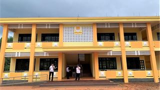 Công đoàn Vietsovpetro hoàn thành xây dựng phòng học cho các em học sinh đồng bào H’Re