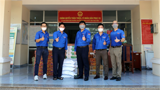 Tuổi trẻ Vietsovpetro trao tặng "Túi an sinh" san sẻ yêu thương