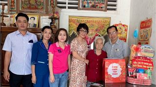 Công đoàn Ban QLDA Sông Hậu 1 thăm hỏi, tri ân người có công