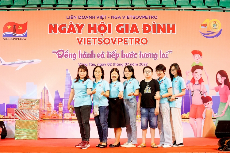 Ngày hội Gia đình Vietsovpetro 2022 với chủ đề “ Đồng hành và Tiếp bước tương lai” Ngày hội Gia đình Vietsovpetro 2022: “Đồng hành và tiếp bước tương lai”
