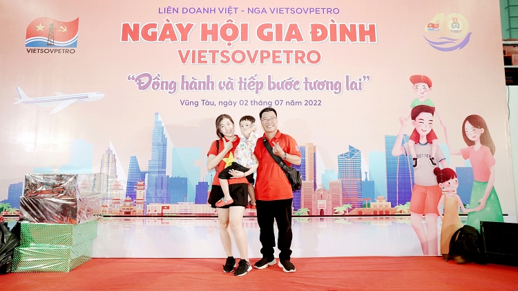 Ngày hội gia đình Vietsovpetro 2022: “Đồng hành và tiếp bước tương lai” Ngày hội gia đình Vietsovpetro 2022: “Đồng hành và tiếp bước tương lai”